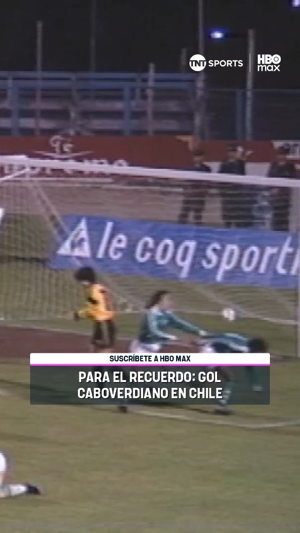 🇨🇻🇨🇱⚽UNA JOYITA DEL ARCHIVO Llega Vozinha a #ColoColo, pero Cabo Verde ya supo hacerse sentir en nuestro fútbol. Es por eso que nos remontamos a noviembre de 1991, cuando Adriano Custodio Mendes marcó este gol en un loco empate 3-3 de Santiago Wanderers ante Coquimbo Unido.