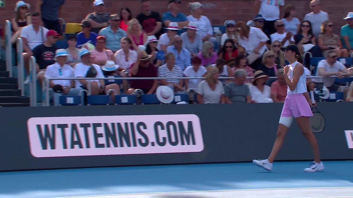 We're going the distance! 😮 Lilli Tagger takes the second set 6-3 against Krejcikova to force a decider. #livesportpragueopen