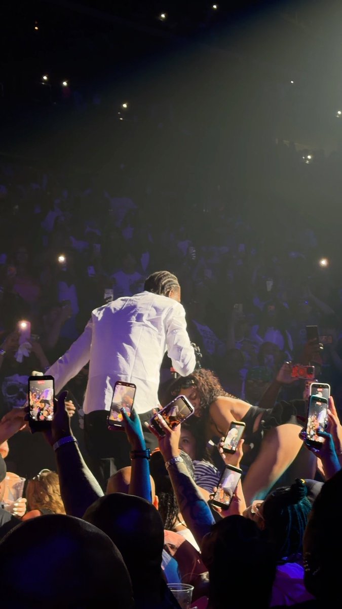 Zeddy Will had the crowd lit & twerking with their friends 🕺🏽