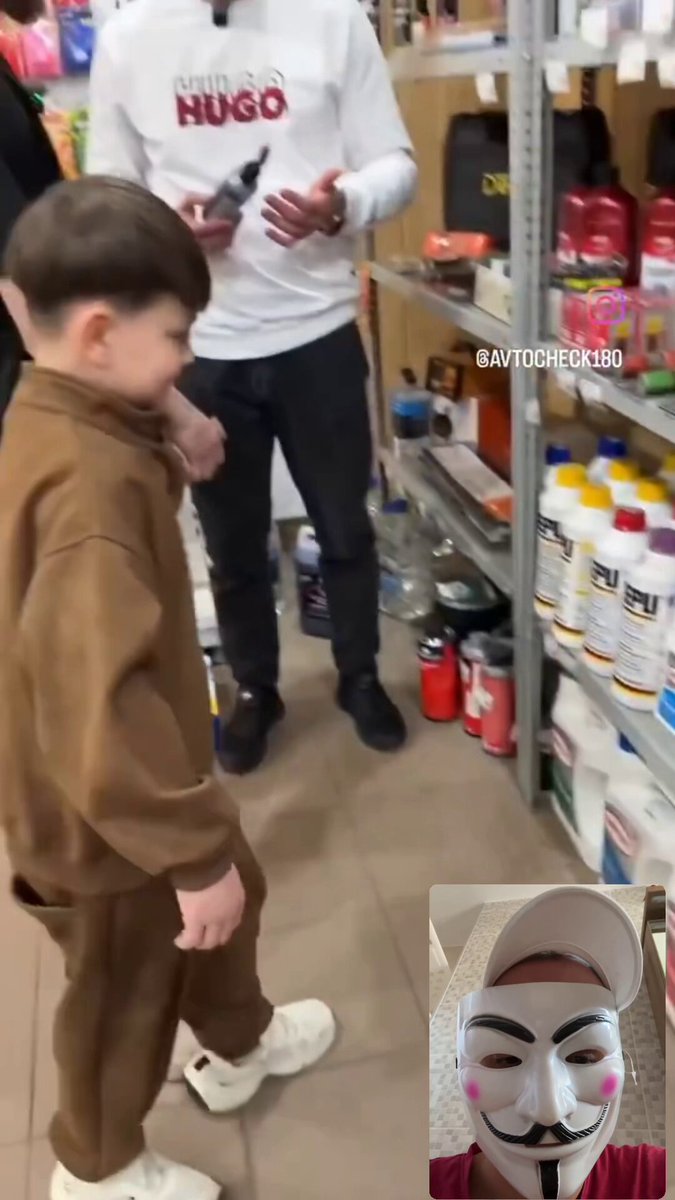 His dad wouldn't stop him from kicking the shelves, so the store worker had to intervene ​Is the worker in the wrong, or was his reaction justified?