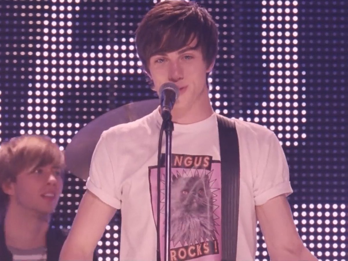Today's a good day to stream "Ultraviolet" by the Stiff Dylans. 🙂‍↕️ Film: ANGUS, THONGS AND PERFECT SNOGGING (2008)