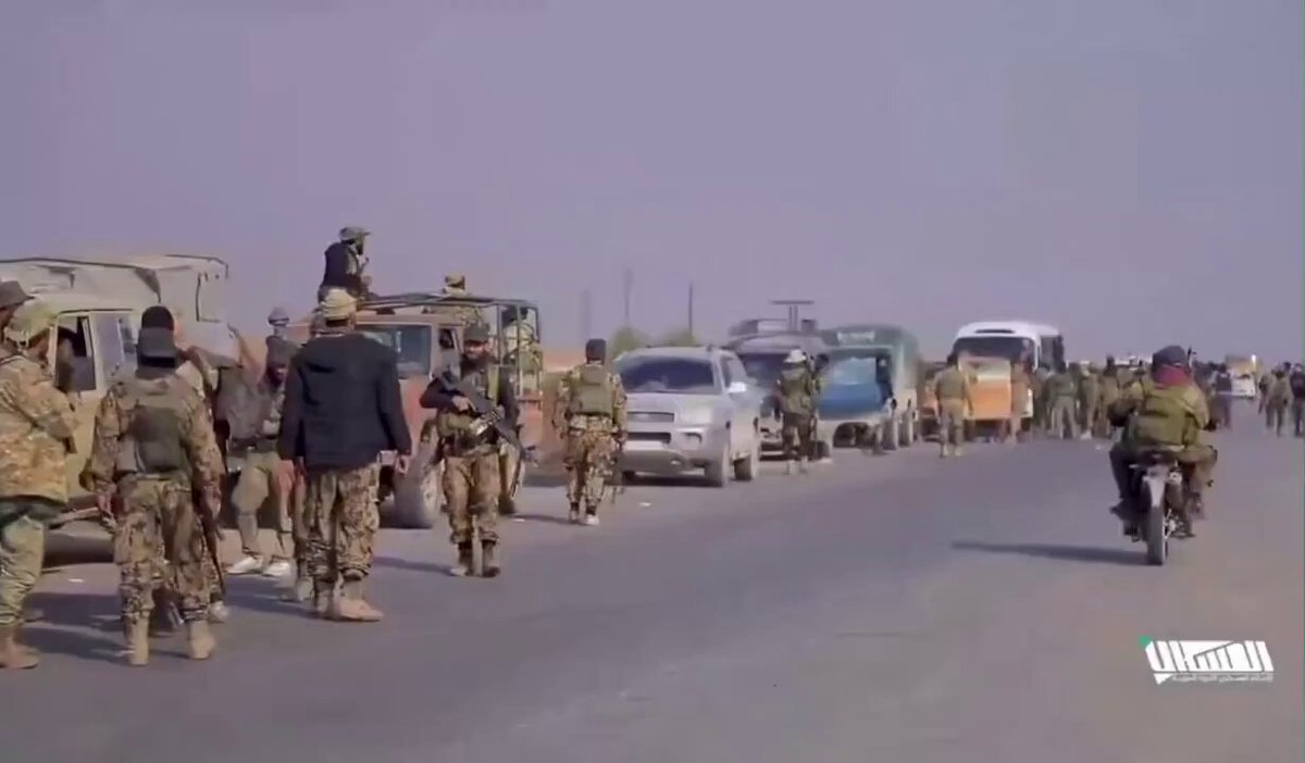 في حال تعرضت الكويت 🇰🇼 لعدوان بري من الميلشيات الإيرانية في العراق 🇮🇶 ، سيفتح جسر جوي وبري لنقل المجاهدين المتمرسين من سوريا 🇸🇾، ولن يكتفوا بإبعاد الميلشيات عن الكويت والخليج، بل سيستمرون حتى فتح بغداد وإعادة كل العراق لحضنه العربي الإسلامي . الكويت والبحرين طلبت رسميًا الدعم البري من دمشق