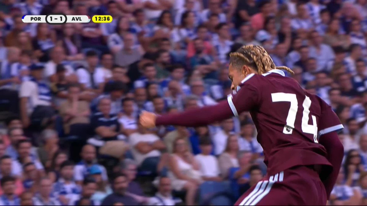 Take a bow, Luka Lynch 👏 A brilliant finish from the 19-year-old brings Aston Villa level in Porto 🟣