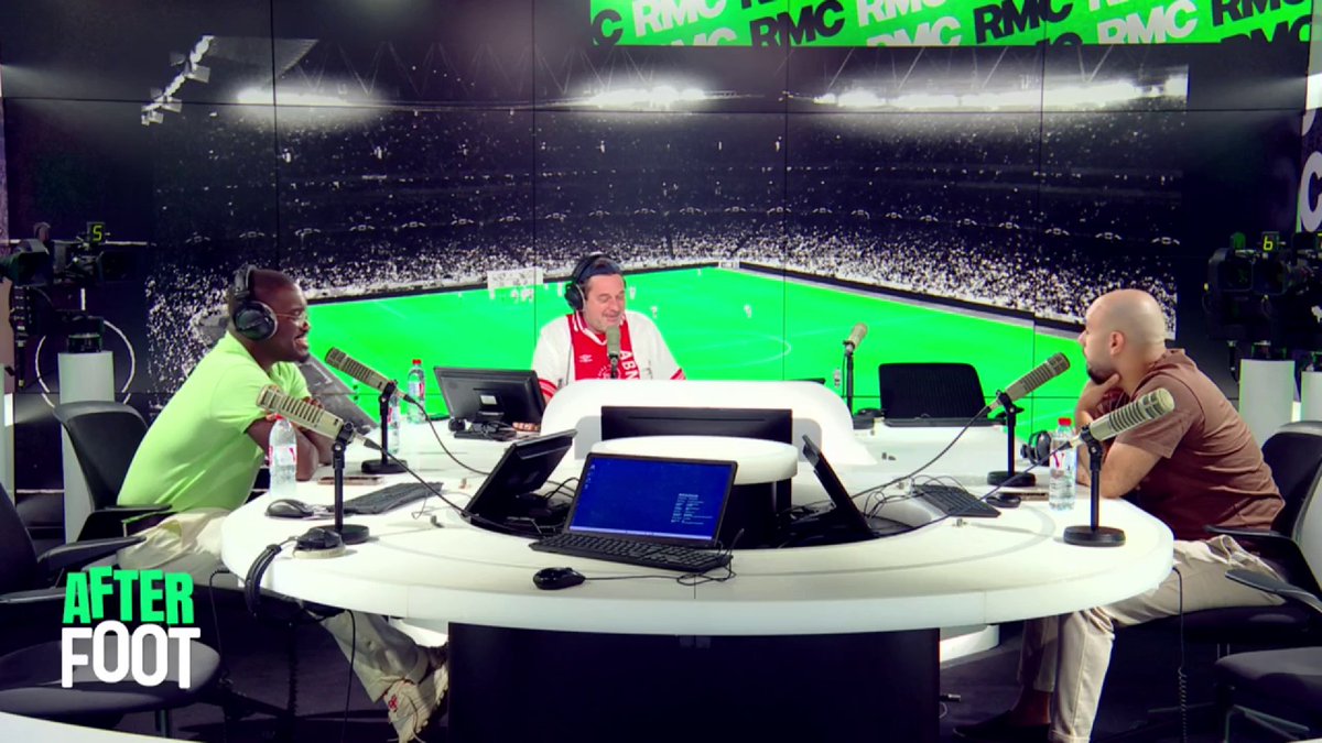 Gros dรฉbat en plateau entre Simon Dutin et ๐๐๐๐๐ ๐ฐ๐๐๐๐๐๐๐๐๐ concernant la comparaison Deschamps - Zidane.