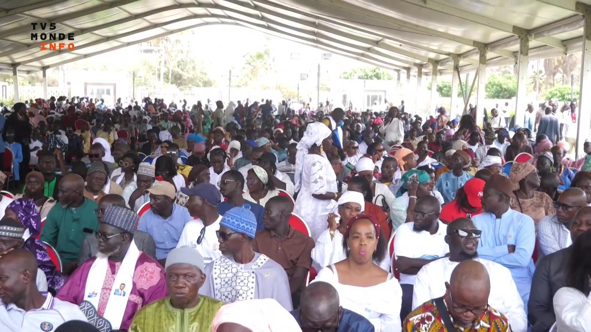 Au Sénégal,le président Bassirou Diomaye Faye a lancé ce samedi son parti politique: "Kiiraay, les Patriotes républicains". Un acte qui signe le divorce officiel avec le Pastef d’Ousmane Sonko qui l’a porté au pouvoir. La mobilisation a donné le ton.