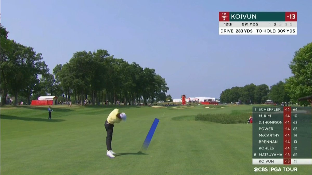 305-YARD LASER 🎯 Jackson Koivun rolls in the eagle putt and takes the lead 🦅