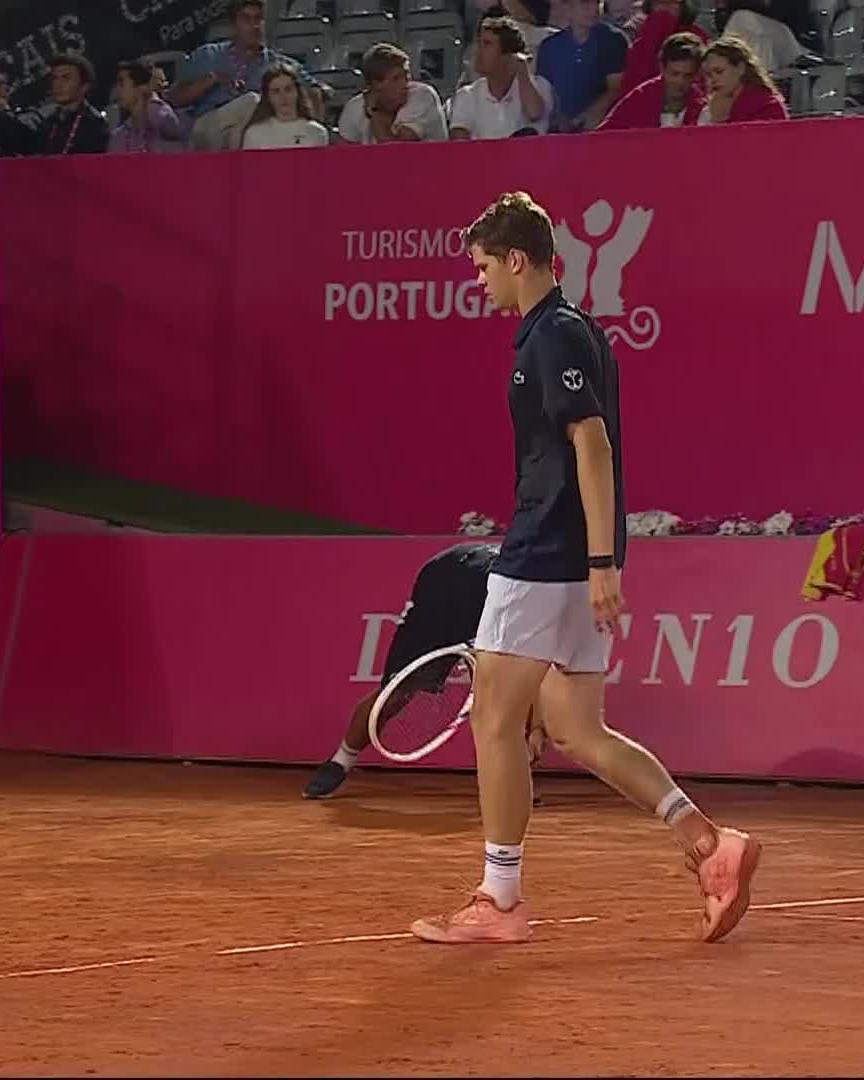 What a fake 😮 Blockx with a smart shot to kick off the second set tiebreak! #EstorilOpen