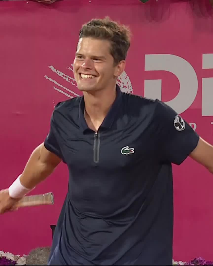 Blockx comes through a THRILLER 🥵 He defeats Darderi 5-7 7-6 7-6 to secure a spot in the final! #EstorilOpen
