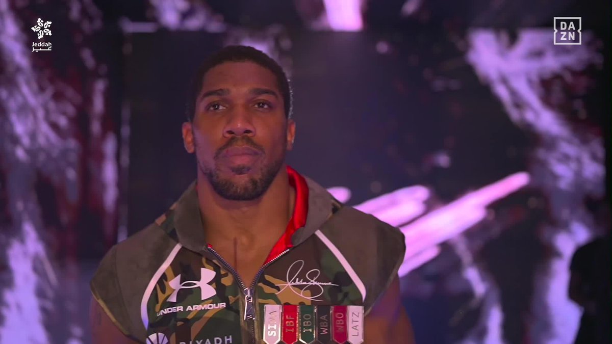 Antony Joshua just walked out to Dreams and Nightmares for his first fight back 🥶