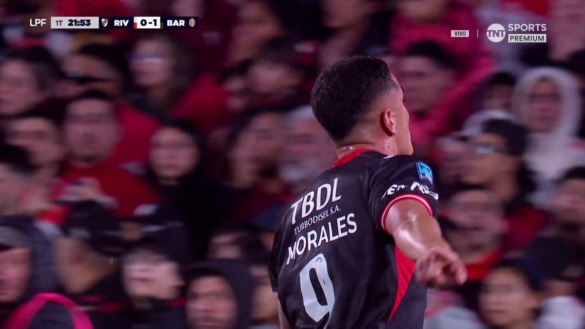 🐂GOL de GONZALO MORALES, jugador de #Boca a préstamo en Barracas Central para el 1-0 a river. 🖐🏻😄🤚🏻 Y les hizo TOPO GIGIO en el MISMO LUGAR que LEANDRO PAREDES en el último Superclásico.