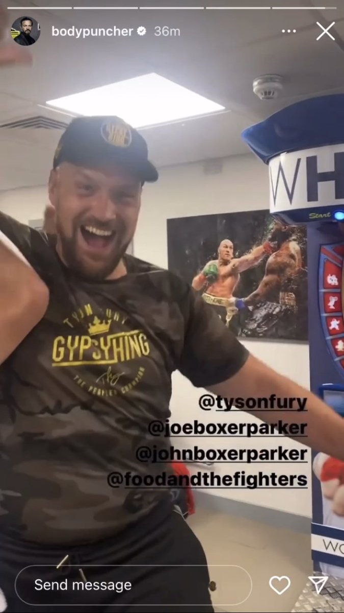 Tyson Fury showing Anthony Joshua the kind of punch he can look forward to receiving 🥊