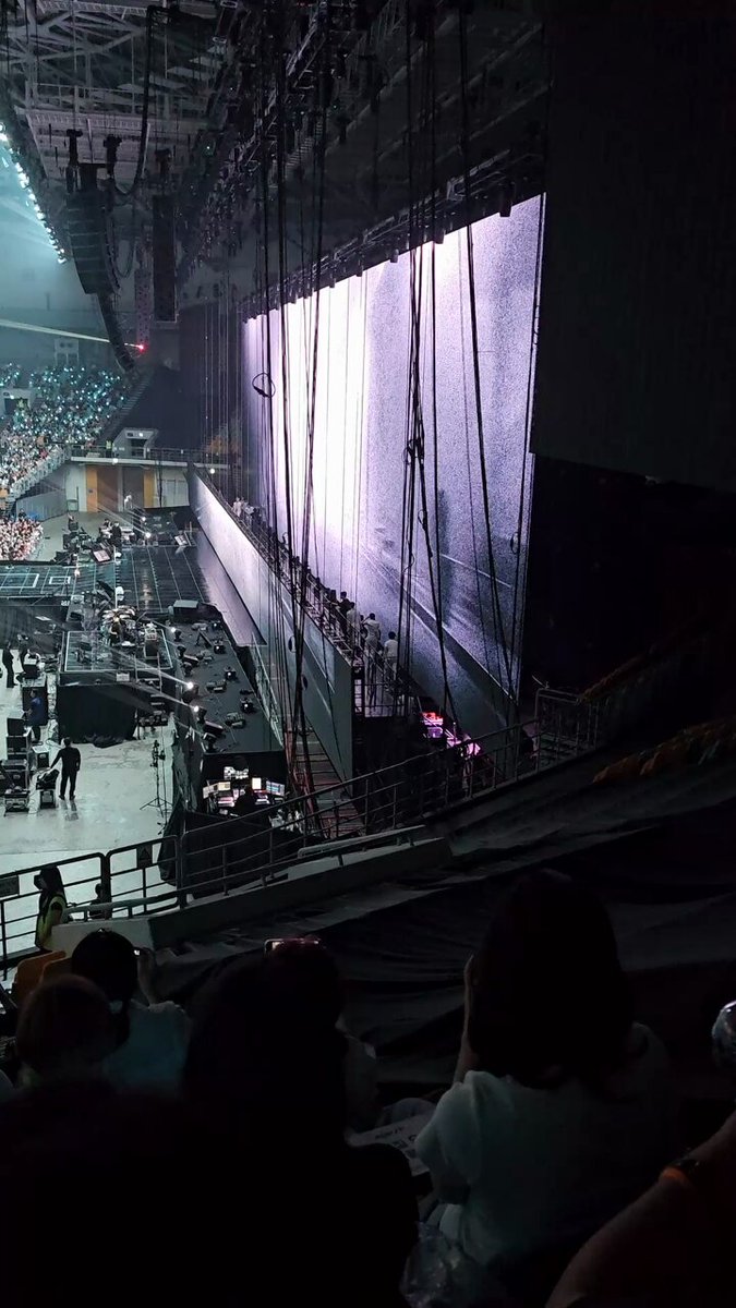I got the behind the scenes views for the beginning, they were so calm and confident, despite how hard the concert was they didn't look nervous.