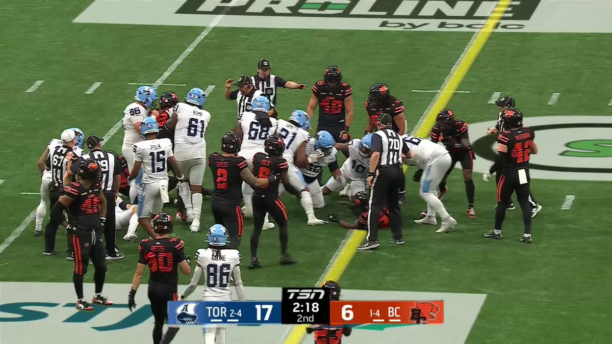 Kelly slides and gets hit late. #CFL
