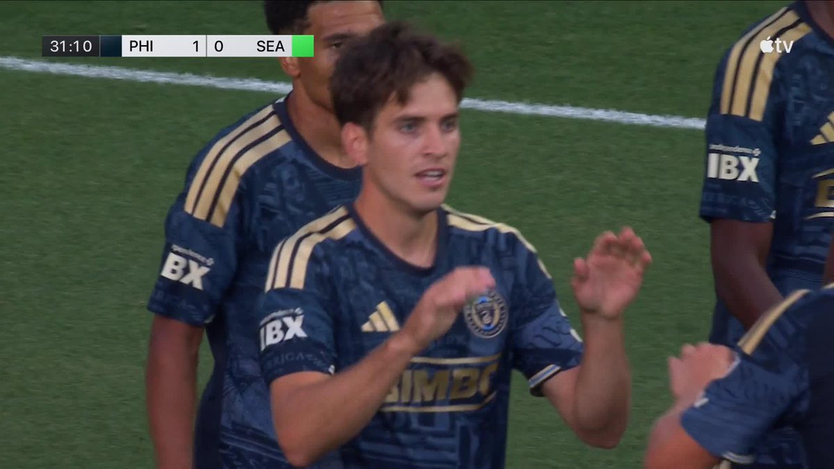 Milan Iloski only needs one touch. 💥 📺 Apple TV: