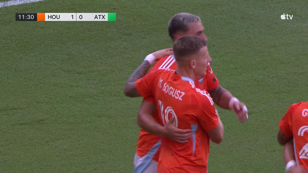 Top class transition from Mateusz Bogusz and Houston Dynamo FC. 🤘 📺 Apple TV:
