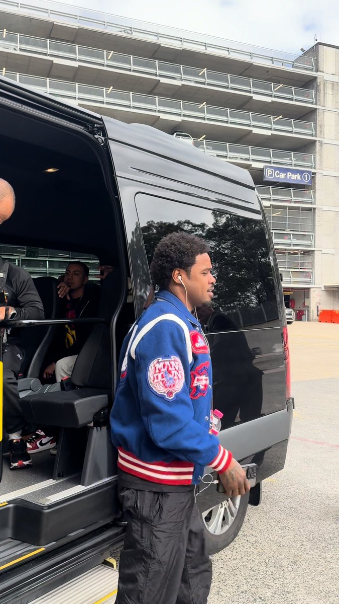 Errol Spence Jr. is in the building. 🦈🥊 "The Big Fish" has arrived at the venue for tonight's main event fight against Tim Tszyu! #SpenceTszyu 🥊 Order #SpenceTszyu now: