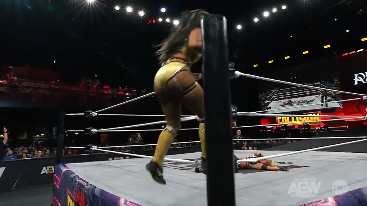 Thekla &amp; Hikaru Shida defeat Willow Nightingale &amp; Maya World in the main event! #AEWCollision
