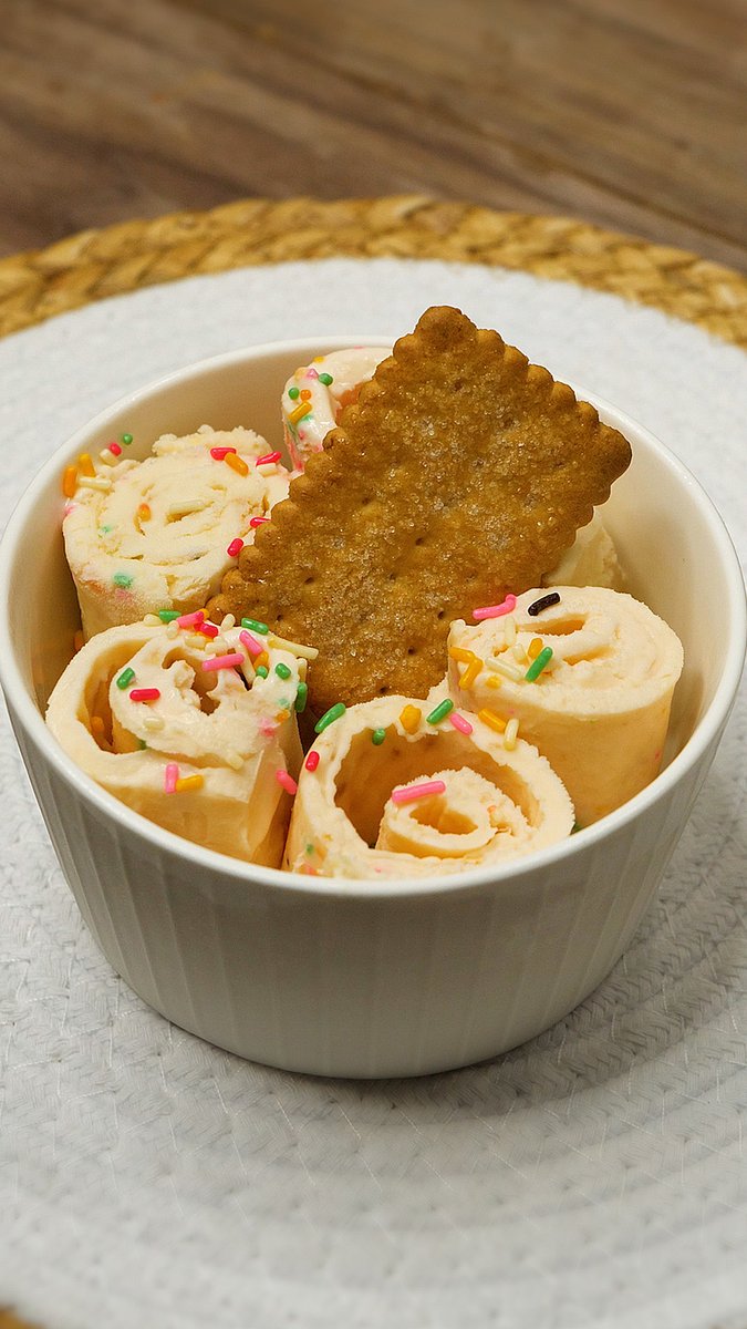 【生クリームと練乳でロールアイス♡】混ぜて冷やして巻くだけ!おうちで夢のおしゃれアイス / Ice Cream Rolls🍨🥰