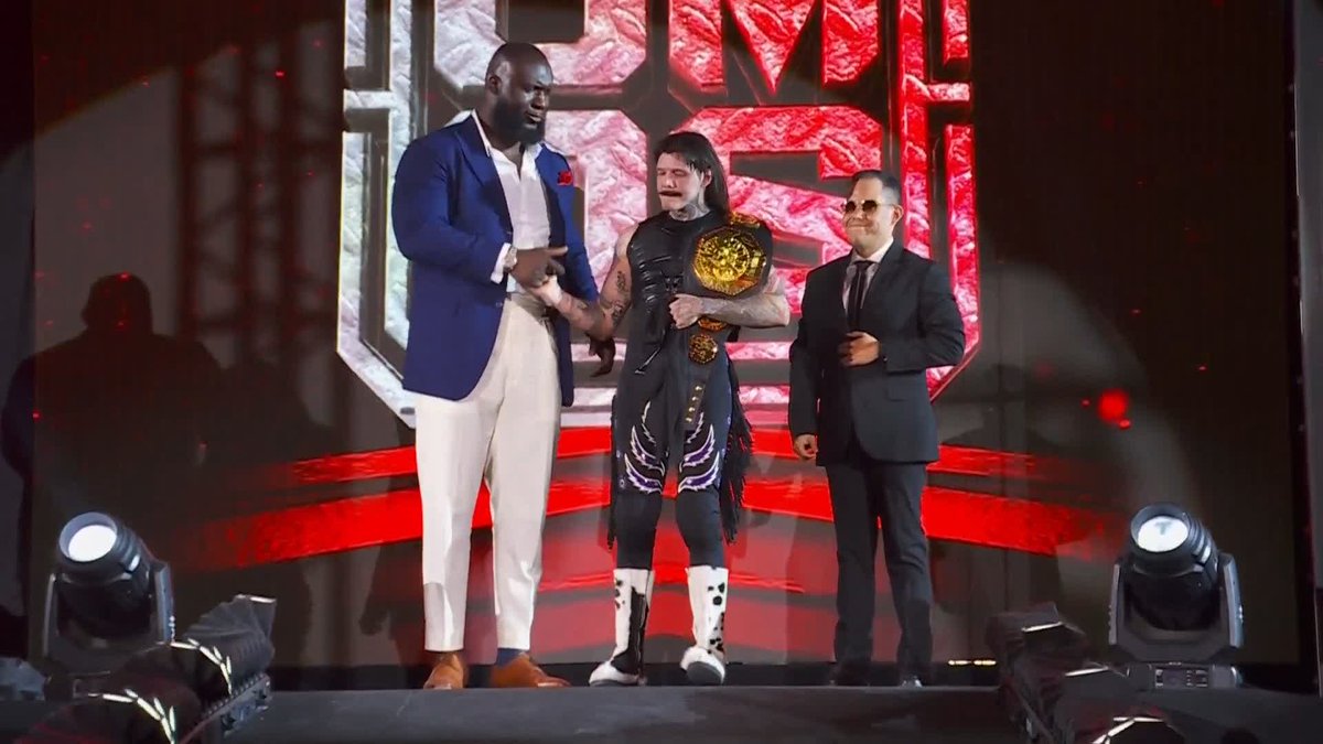 Dios los hace, ellos se juntan: Dorian, Omos y Dominik Mysterio 🙄🙄🙄🙄🙄🙄🙄🙄 #AAAVeranoDeEscandalo