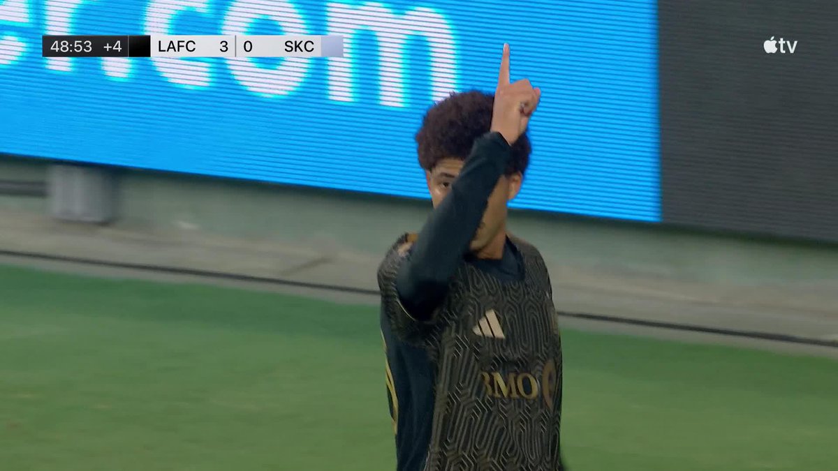 David Martinez nets LAFC's third of the half! The entire front three getting on the scoresheet in the opening 45 minutes. 🔥