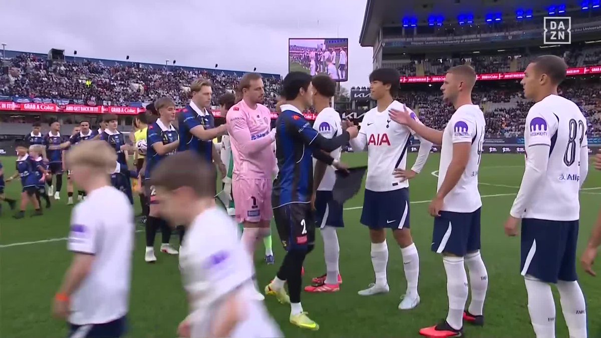新旧日本代表の対決🤝🇯🇵 🏴高井幸大と🇳🇿酒井宏樹がNZで対戦 酒井はこの試合も主将として出場🔥 ⚽️親善試合 🆚トッテナム×オークランドFC 📺DAZN ライブ配信中 #だったらDAZN