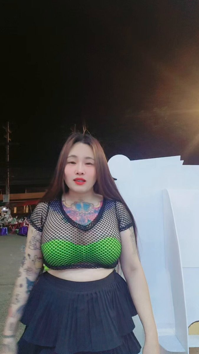 เอื้อยมักบ่าวรุ่นน้องแล้วมีรุ่นน้องมักเอื้อยเหน่บ่😁😁