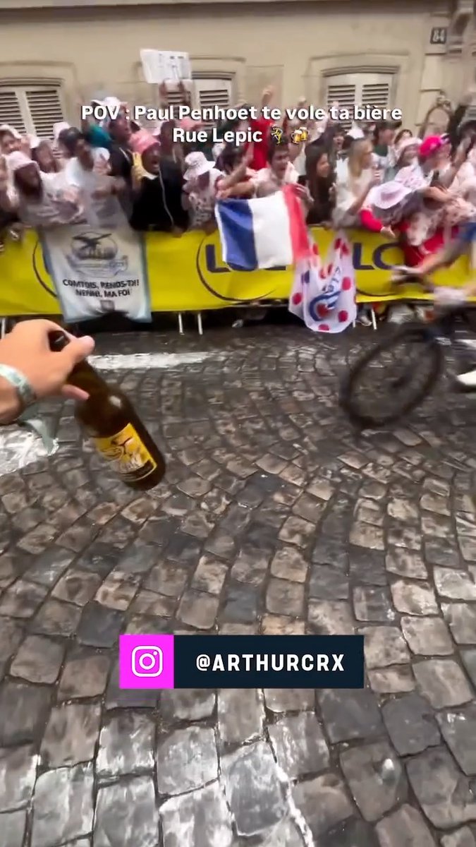 1 wheelie = 1 beer 🍻 The Montmartre atmosphere last year was unmatched 💥😅
