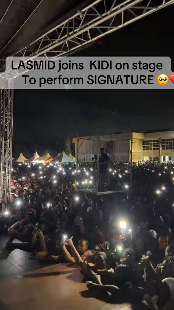 Forget the Yawa KNUST artist night, The Kidi X Lasmid combo at UEW was insane her🥺🥺🥺 Just listen to the Crowd when Lasmid came on 🔥🔥🔥