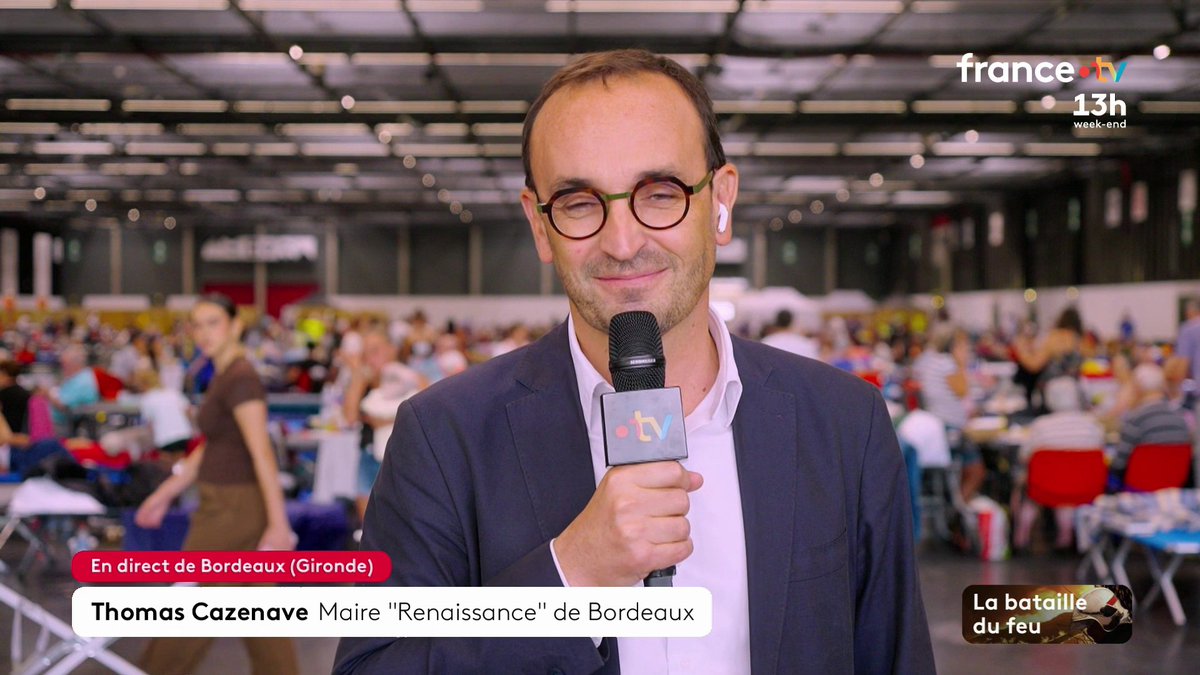 🔴 🗣 "L'incendie est à une quinzaine de kilomètres de la métropole bordelaise, donc entre 25 et 30km du cœur de la métropole, c'est-à-dire de la ville de Bordeaux", assure le maire de la ville Thomas Cazenave. #JT13H