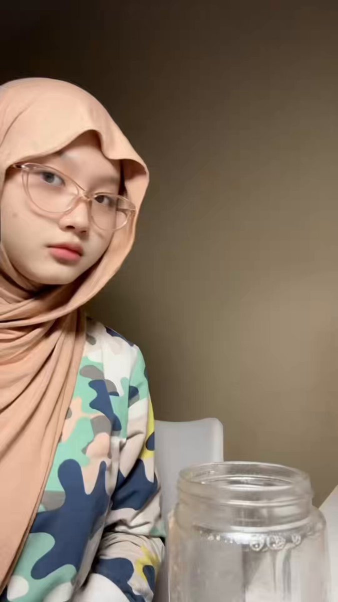 Lagi rajin minum jus tomat, curiga berubah jadi tomat
