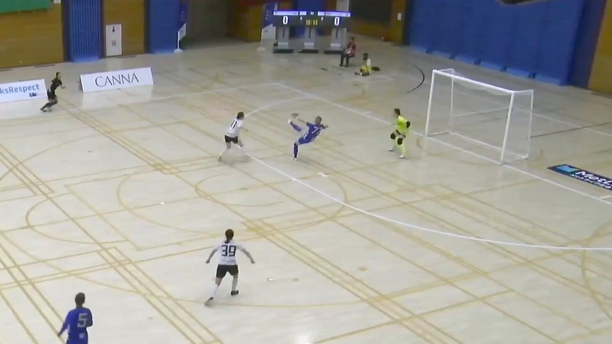 まるでカイオ…？ #川村このは のバイシクル🏍️ 間一髪で反応したGK #中田凪咲 も👏 🏆メットライフ生命女子Ｆリーグ 2026-27 📅7.26 14:00 #ＦリーグTV💥 🆚#湘南vs西宮 📺 アニージャ湘南｜ANILLA SHONAN SWH西宮 Futsal Club #フットサル