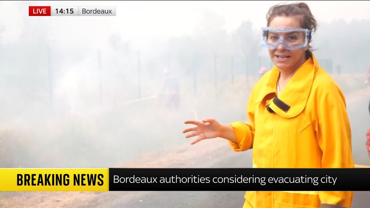 "It seems to have completely surrounded us." Watch Sky's Sadiya join emergency services as they battle fierce wildfires sweeping the countryside around Bordeaux. Follow live 🔗 #bordeaux #france #wildfire