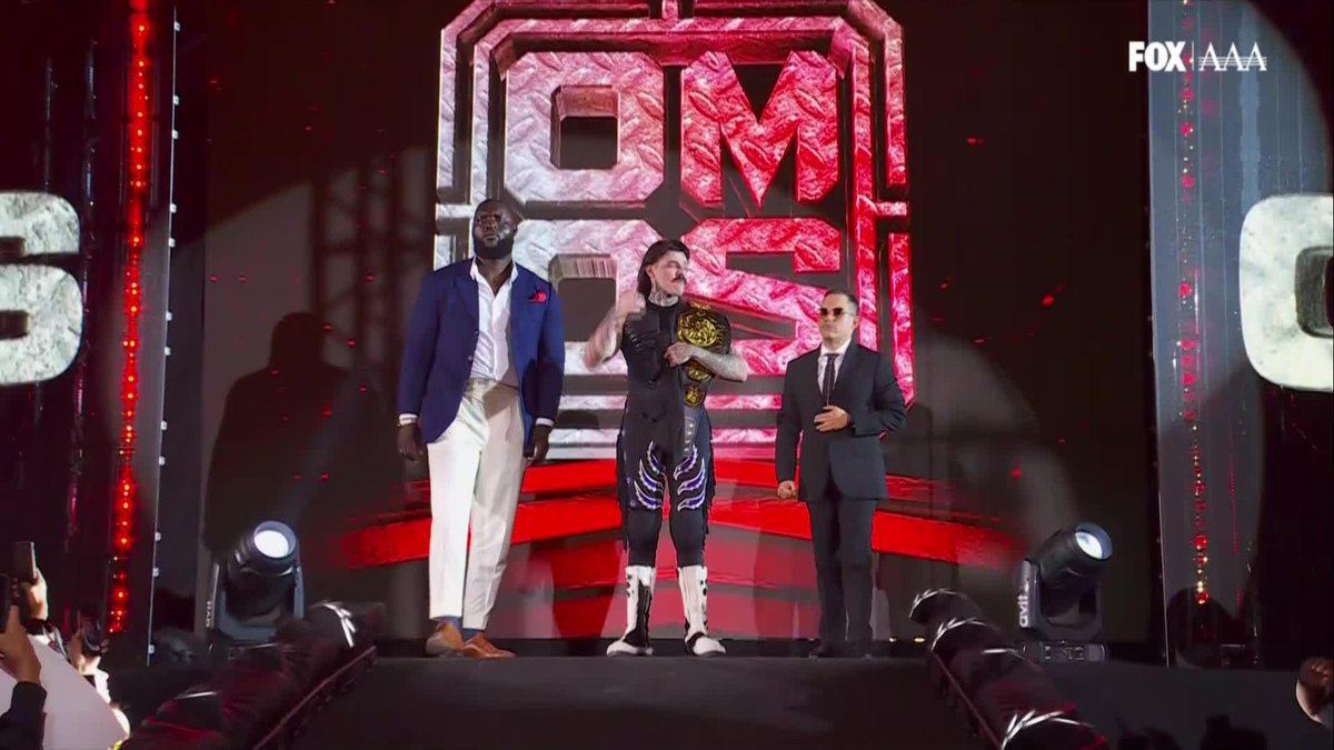 Dominik Mysterio se une al Ojo. A años luz, narrativamente, de lo que está haciendo en WWE.