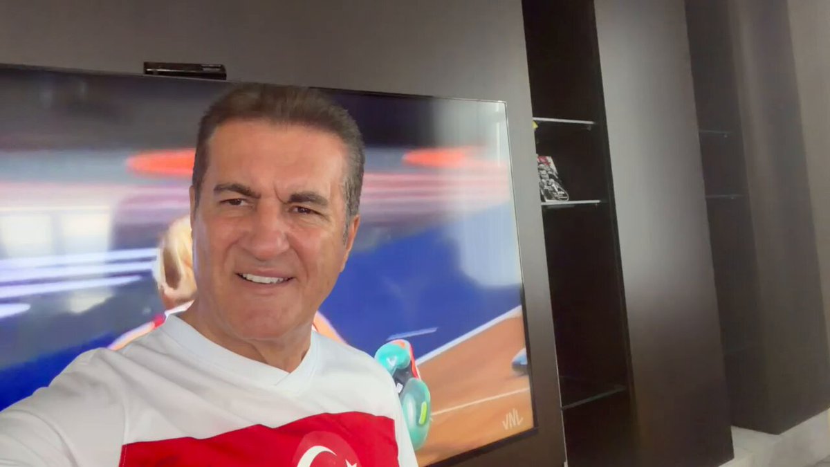Öyle bir tokat attınız ki, dünyanın fileleri titredi! Helal olsun Filenin Sultanları!” 🇹🇷🏆 #FileninSultanları