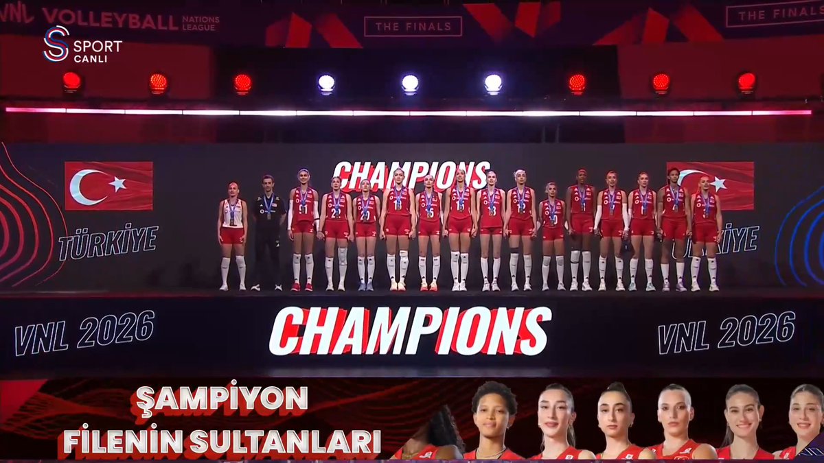 🇹🇷 Kupa bizim. 🇹🇷 Şampiyon Türkiye! 🇹🇷 Şampiyonluğun ardından milli marşımız. 📲 Sporun Ev Sahibi S Sport Plus! 𝗔𝗥𝗘𝗡𝗔𝗬𝗟 koduyla indirimli izle 🎉 👉 #işbirliği S Sport Plus