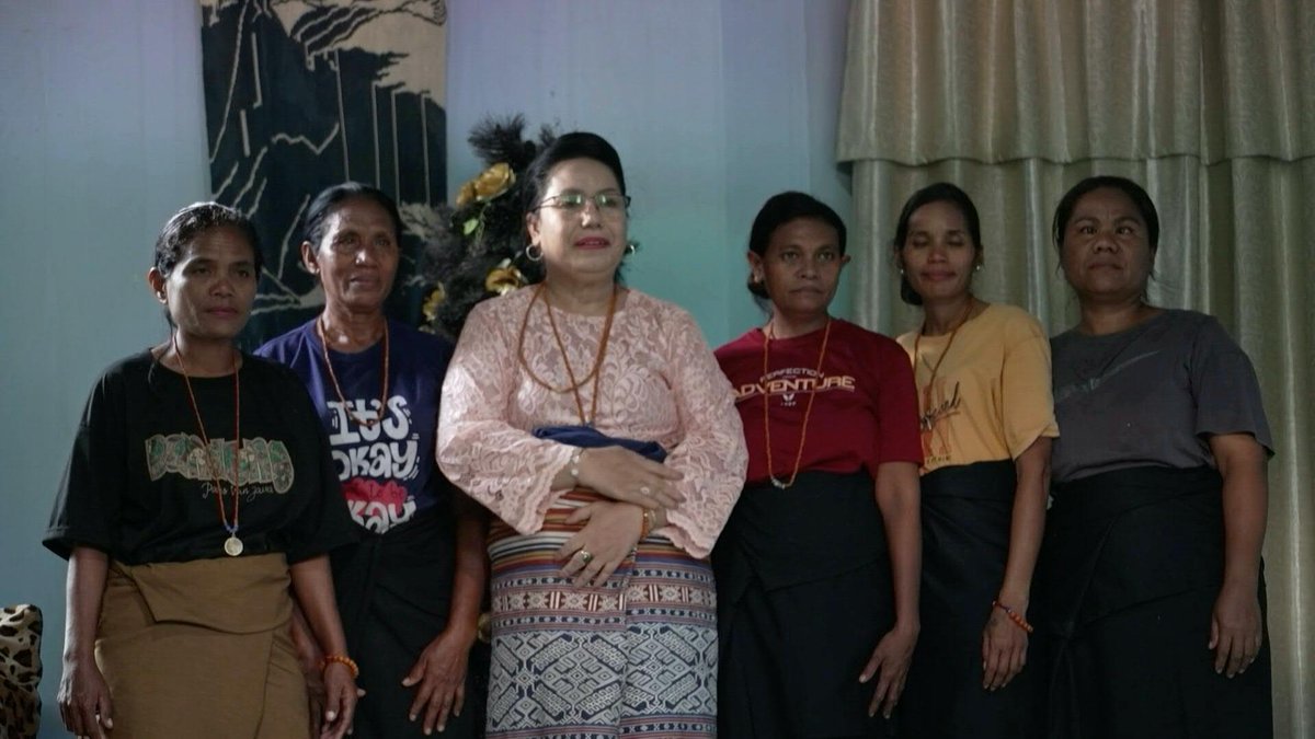 🇮🇩 Inside Indonesia's slave island where people are still born into bondage Two hours from the tourist beaches of Bali, slavery is still a reality on the Indonesian island of Sumba, where some are born into bondage.