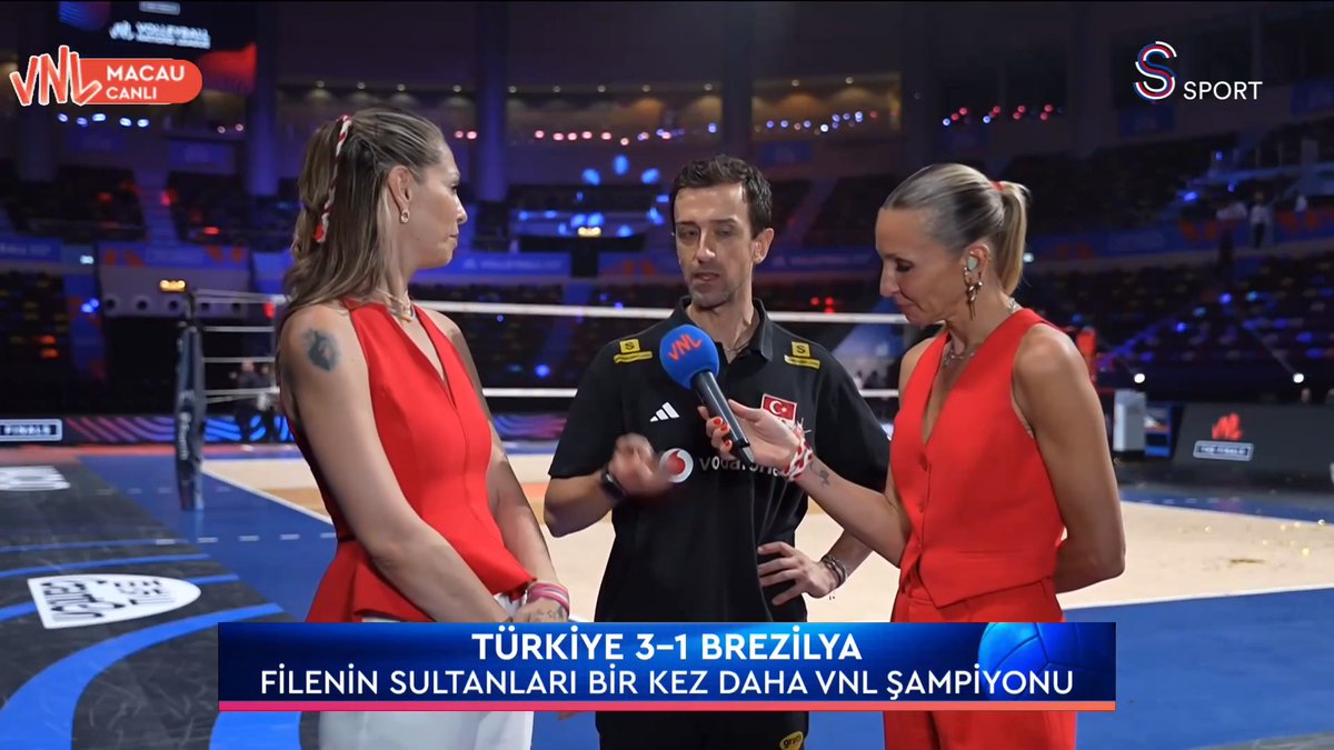 Daniele Santarelli, şampiyonluk sonrası yorumcularımız Elif Ağca ve Burcu Hakyemez'in sorularını yanıtladı! 🗣️