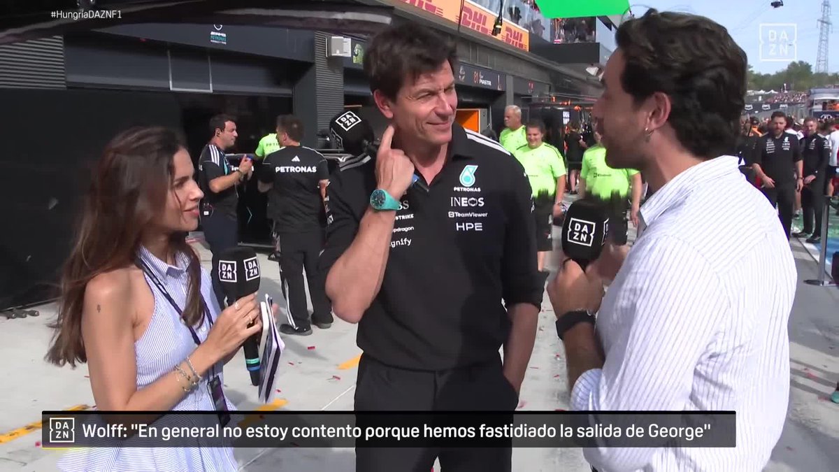 Toto Wolff se queja de las banderas azules durante la carrera 😤 "Los ingenieros del pit walk son como teletubbies, no le dicen a sus pilotos que había algunos luchando por podio, no lo entiendo" #HungríaDAZNF1 🇭🇺