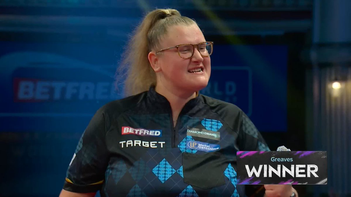 GREAVES SEALS THE HAT-TRICK! 🏆 Beau Greaves wins her third Women's World Matchplay title! The 22-year-old wins a deciding-leg thriller against Fallon Sherrock to triumph at the Winter Gardens! 📺 #WomensMatchplay