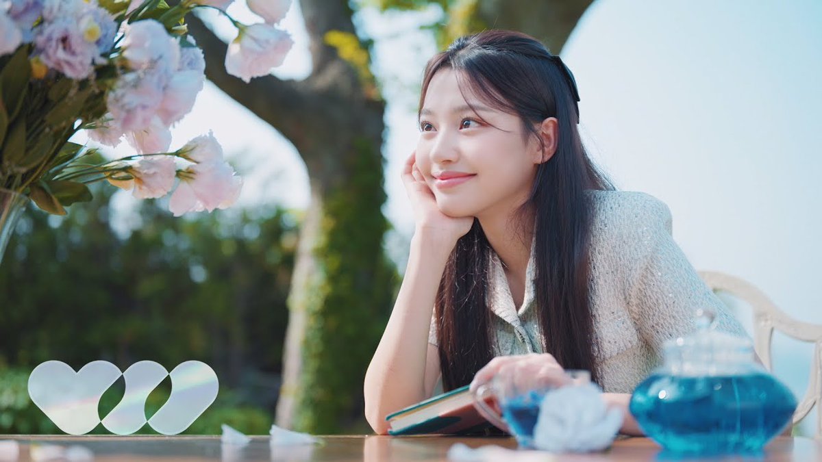 imagine being called the next gfriend, getting a first win beating YOUNHA (a digital giant), getting millions of views and ur company decides to send u to a nugu ass survival show