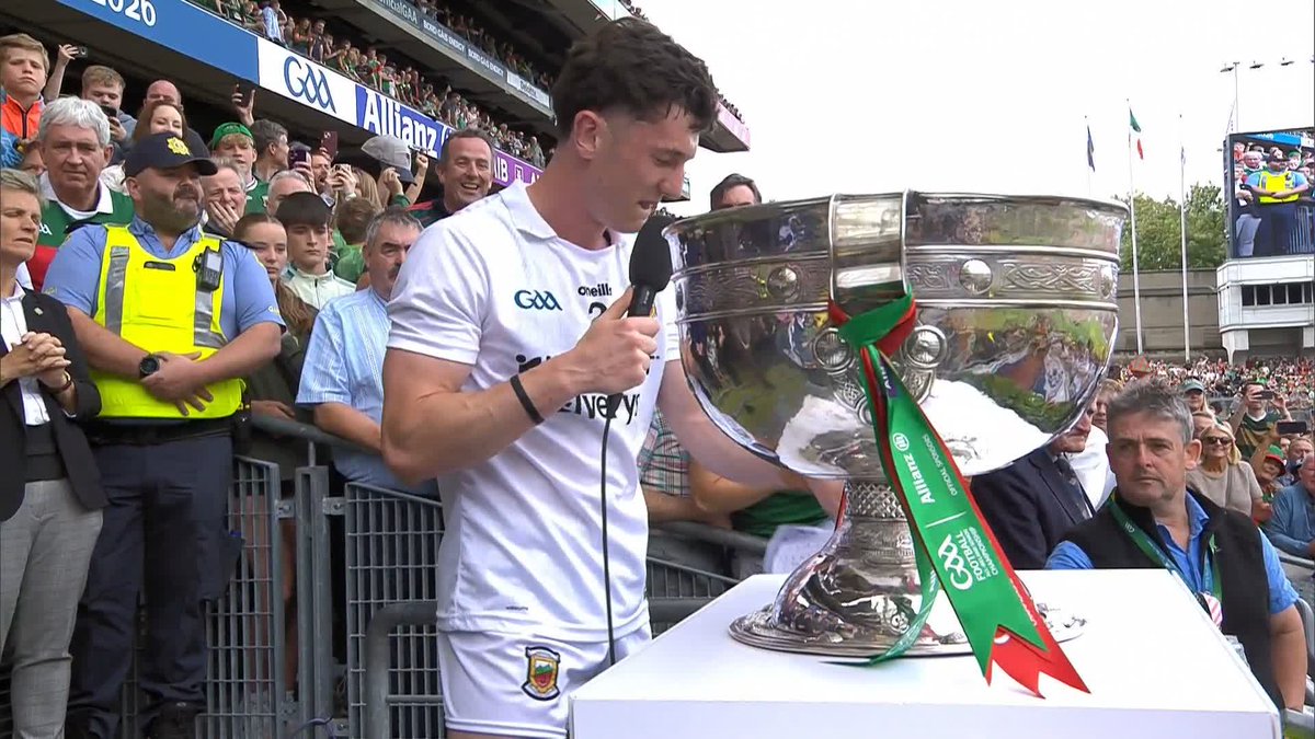"STICK YER CHEST OUT AND BE PROUD TO BE FROM MAYO." Jack Coyne caps off one of the greatest captain's speeches of all time. 📺 Watch on RTÉ2 and RTÉ Player 📻 Listen on RTÉ Radio 1 #SundayGame