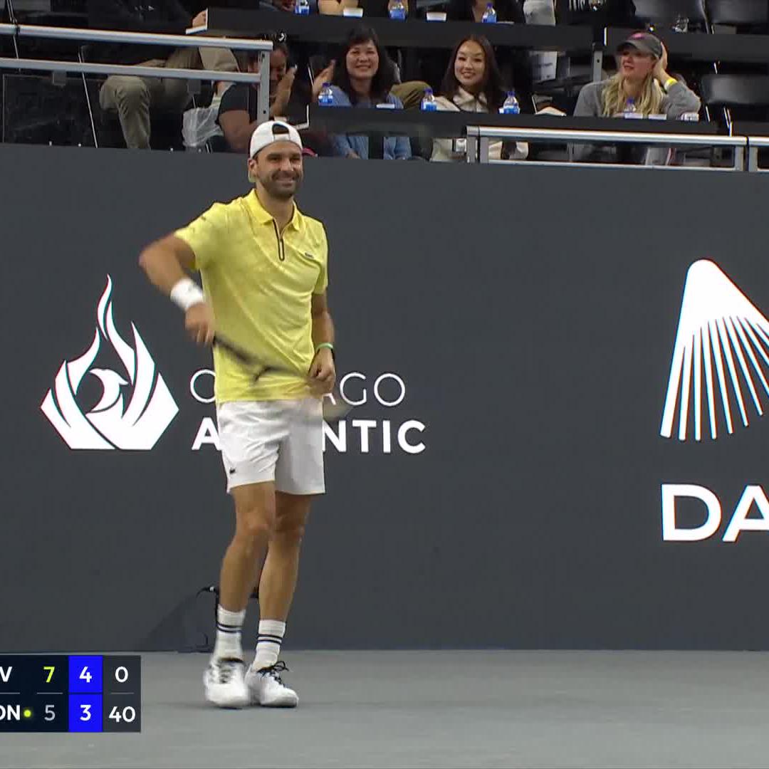Jajajaja, este revés de Grigor Dimitrov a toda velocidad. No tiene sentido.