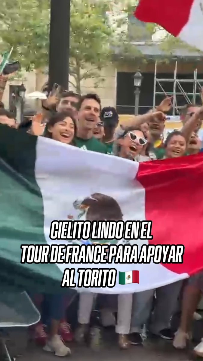 ¡LOS MEXICANOS SIEMPRE SON LOCALES! 🇲🇽🔥 🐂 Los fans mexicanos le muestran su apoyo al Torito cantando el Cielito Lindo durante el Tour de France.