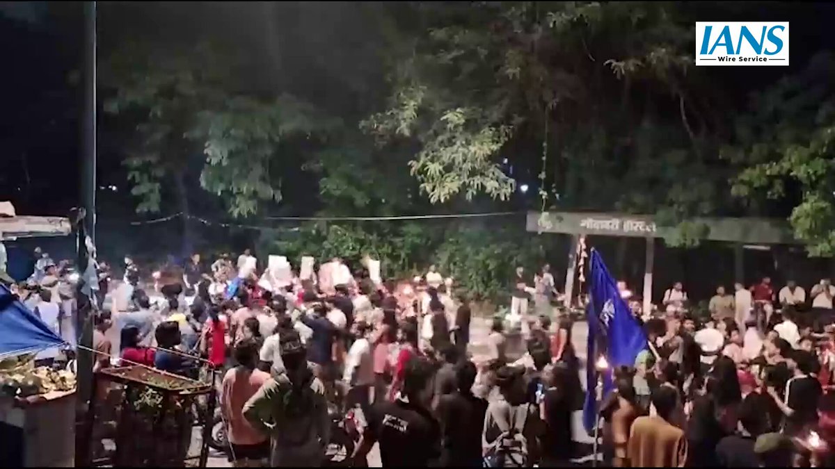 NEET पर शिक्षा मंत्री के इस्तीफे के बाद JNU में विजय जुलूस निकल रहा है। पर NEET तो 12वी के बाद देते है, तो ये अधेड़ उम्र के वामपंथी JNU में कौन सी NEET दे रहे थे?? पूरे आंदोलन की परते ये अपने आप खोल देंगे, कुछ ही समय में इनकी क्रेडिबिलिटी पहले की तरह धरातल पर आ जानी है।