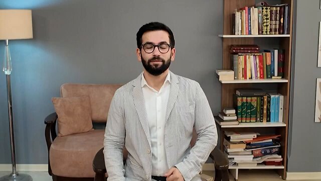 من استوديوهات الجزيرة إلى منزله... أحدث ظهور للدكتور حسن أحمديان، متناولًا آخر تطورات المشهد الإقليمي، وما يراه اقترابًا لحرب شاملة ضد إيران.