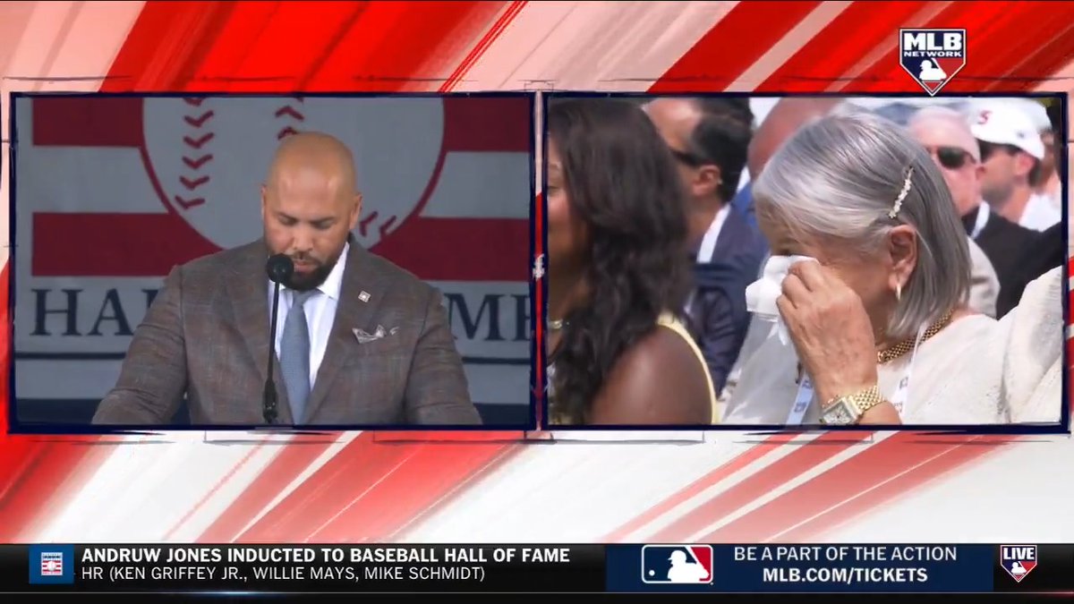 Carlos Beltrán gives thanks to his parents and the country of Puerto Rico during his Hall of Fame induction speech ❤️🇵🇷