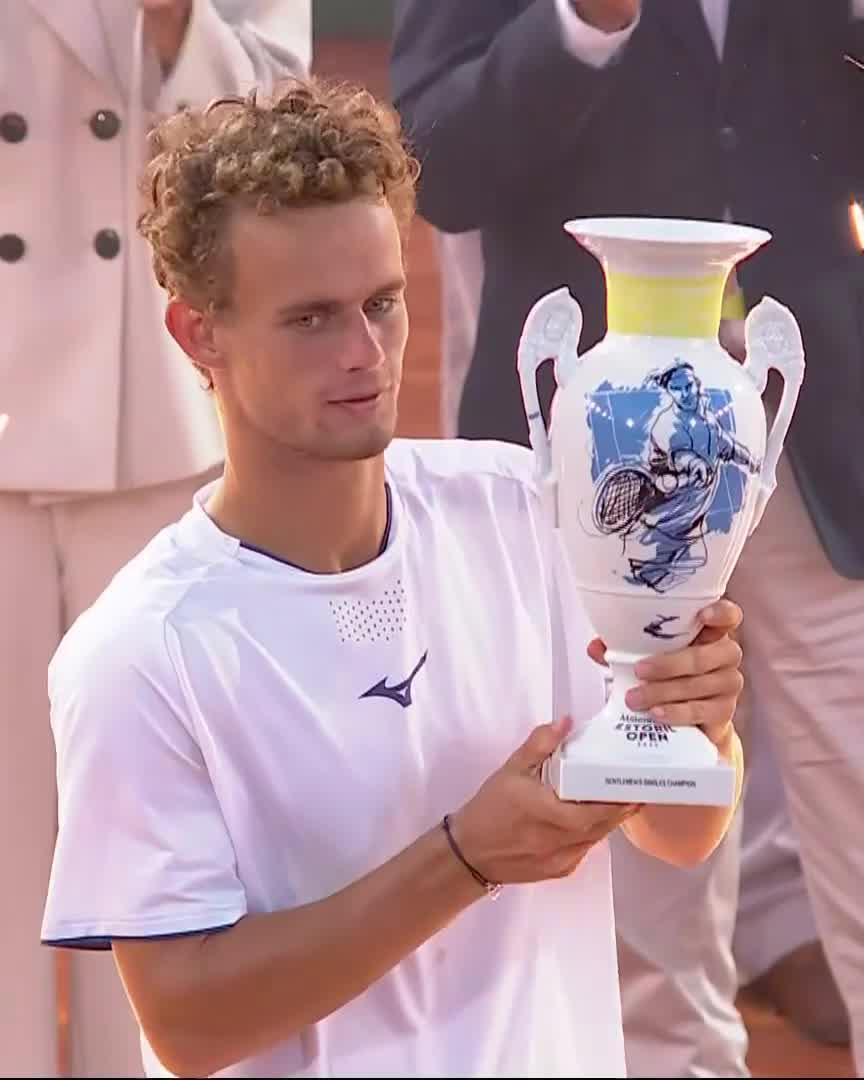 A week he won't forget 🏆✨ #EstorilOpen