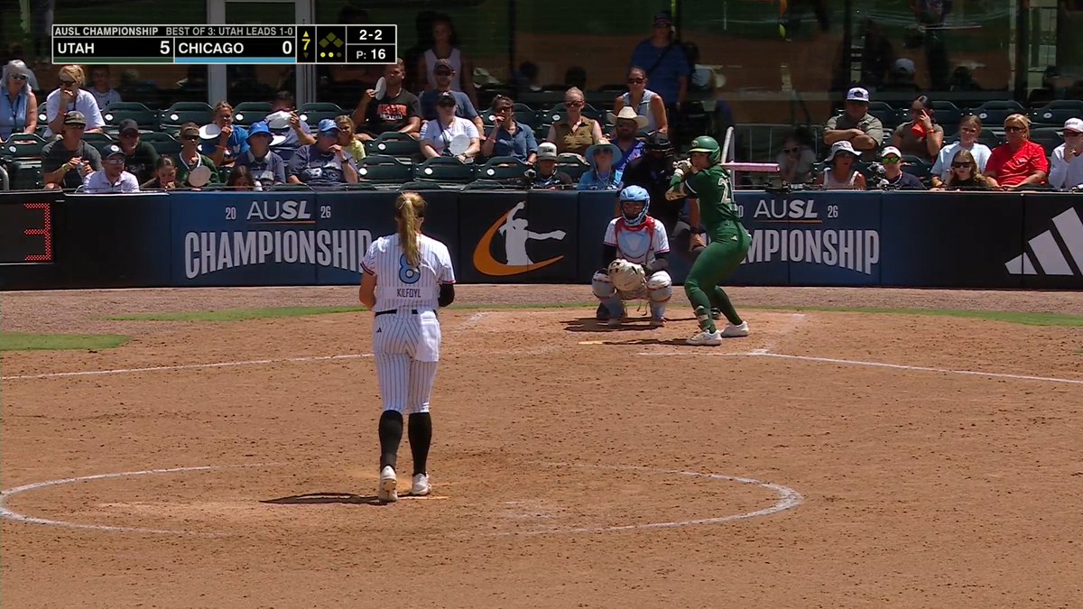 UTAH KEEPS GOING 🦅 this time Sahvanna Jaquish sends a ball off the scoreboard 📺 ESPN
