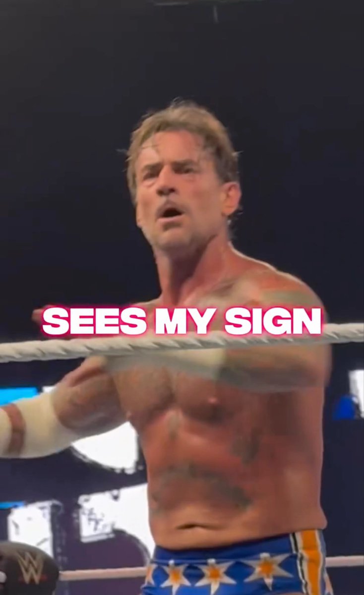 Cm Punk responds to a sign that read ‘Punk Ain’t Skinny Fat No More’ at yesterday’s house show 😂