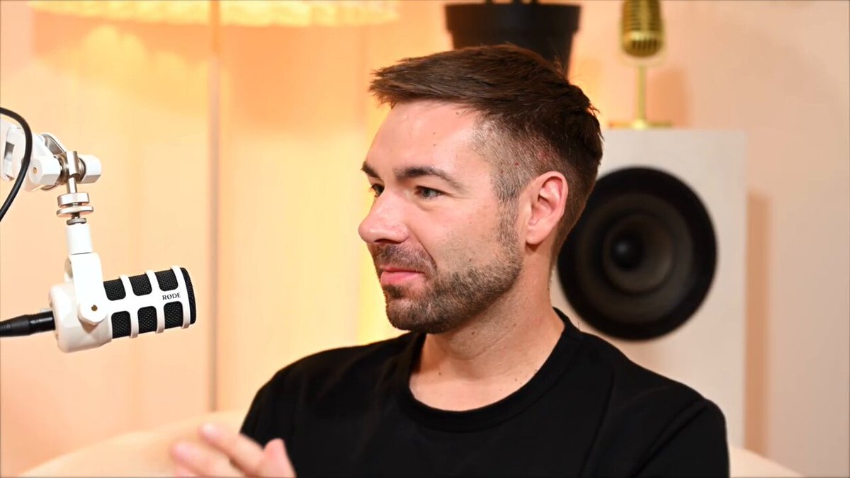 Wenn der Martin Koch von ImmoScout24 sich nicht gerade den verlängerten Rücken von innen perforieren lässt, oder bei flüchtigen Bekanntschaften Herrenrahm farmt, tritt der auch mal auf Youtube auf. Wir verschicken fleissig Mails an service@immobilienscout24.de #RedaktionsnetzwerkRechts